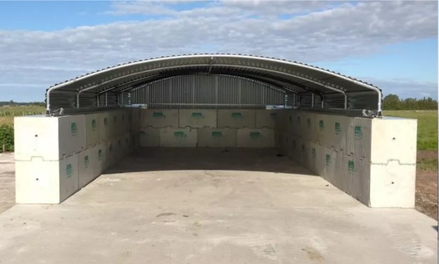 Interbloc gravity retaining wall blocks interlocked with no footing required
