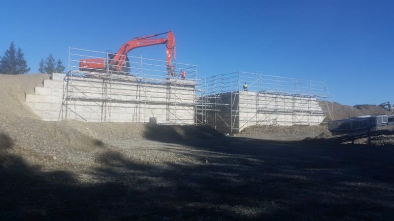 Interbloc modular blocks forming the quarry hopper pit walls and access ramp