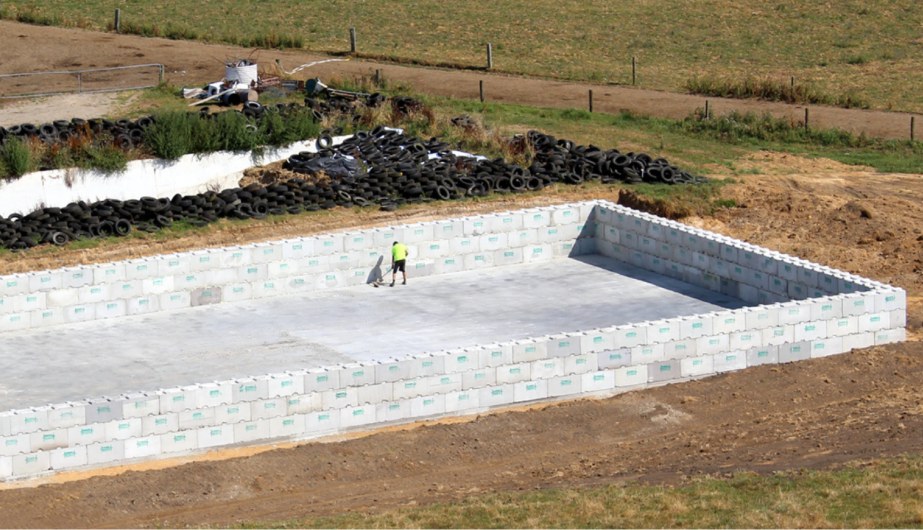 Interbloc bunker bay under construction at a fertiliser storage site